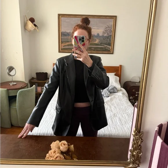 Babaton New Agency Vegan Leather Blazer - Picture 5 of 6